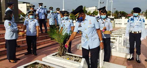 HBP Ke-58, Lapas Bagansiapiapi Upacara Tabur Bunga Dimakam Pahlawan